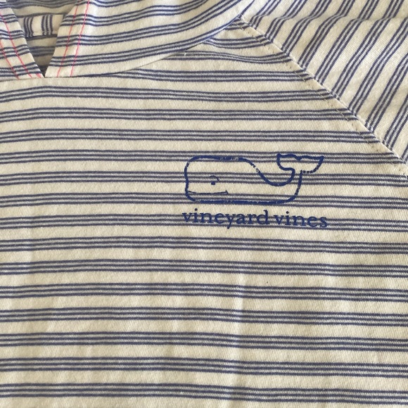 Vineyard Vines. Striped Lightweight Hooded Shirt with Thumb Slits. Size Large. - Picture 3 of 7